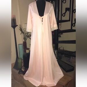 Gorgeous Flowing Peach Long Maxi Slip Dress Nightgown Robe Peignoir set Vintage